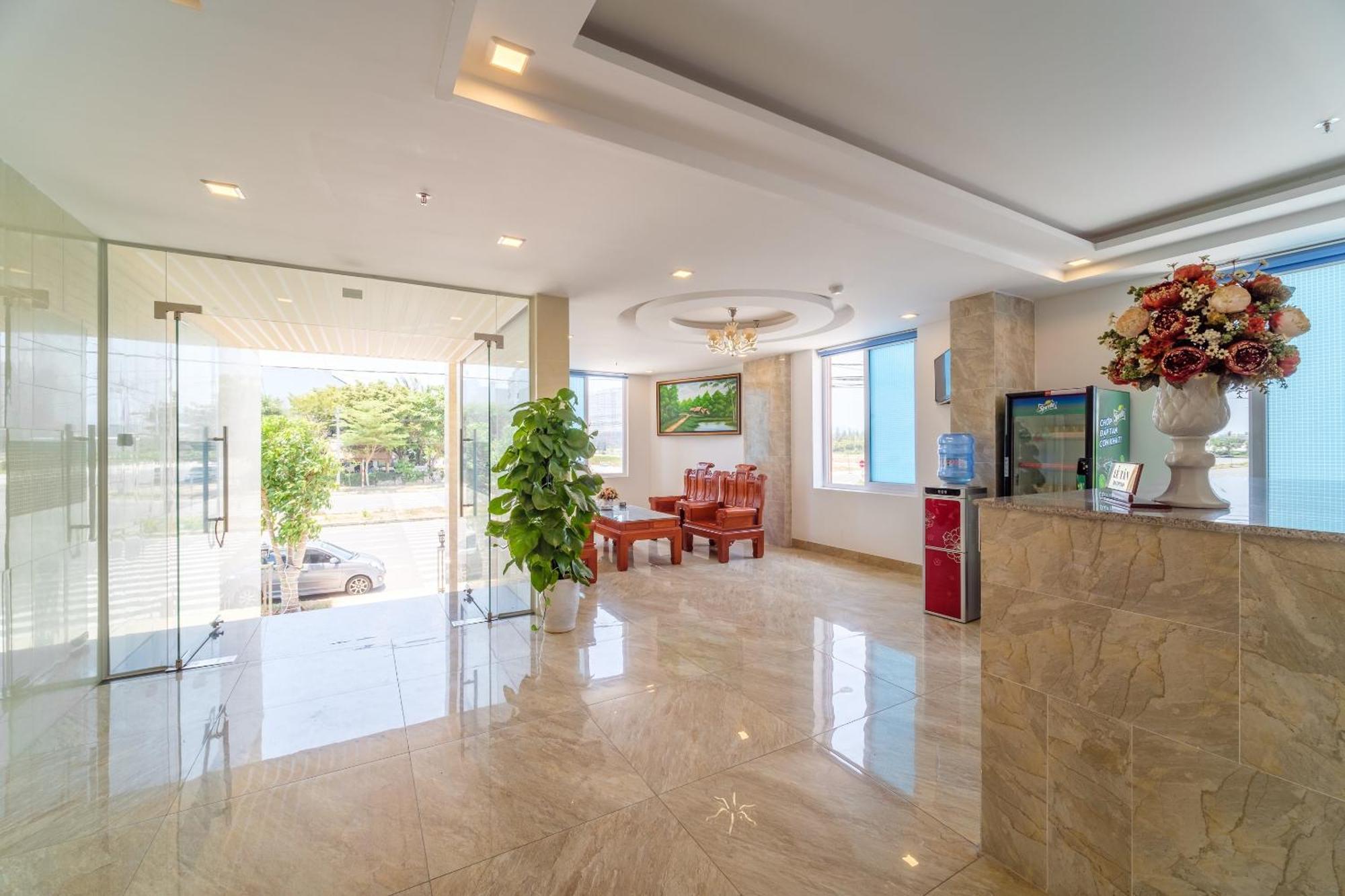 Hotel Capital O 215 An Duc Da Nang